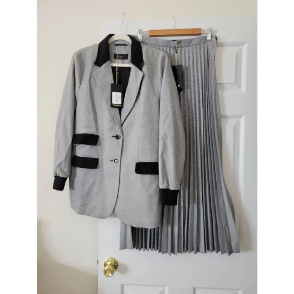 BGL Pleated Skirt Suit Set L NWT